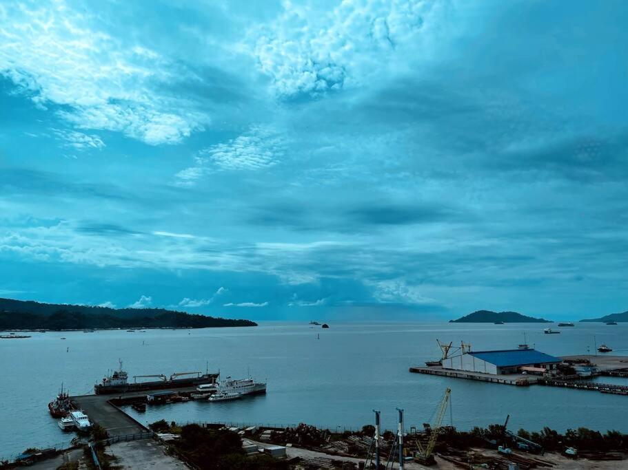 Jesselton Quay - Suite 1 By Staycation Suites Kk Kota Kinabalu Zewnętrze zdjęcie